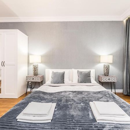 Rent Like Home - Przejscie Garncarskie 10 Vratislav Exteriér fotografie