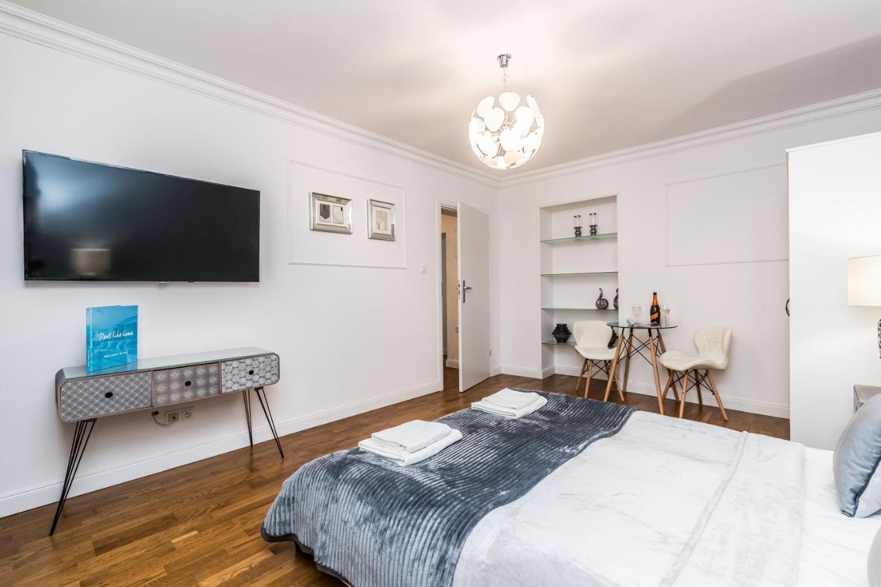 Rent Like Home - Przejscie Garncarskie 10 Vratislav Exteriér fotografie