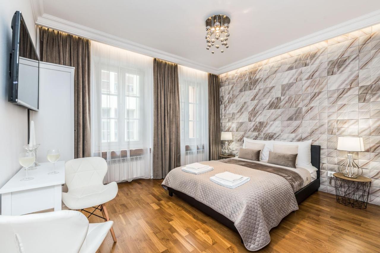 Rent Like Home - Przejscie Garncarskie 10 Vratislav Exteriér fotografie